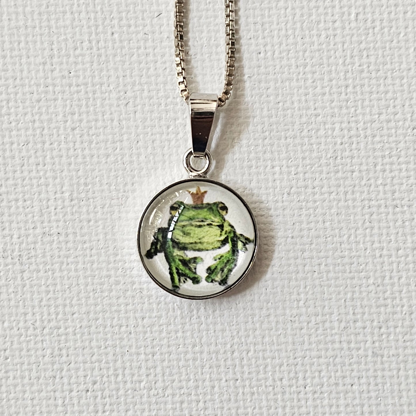 Froschkönig-Anhänger "Küss mich schnell" silber - art pendant "Kiss me quick" silver