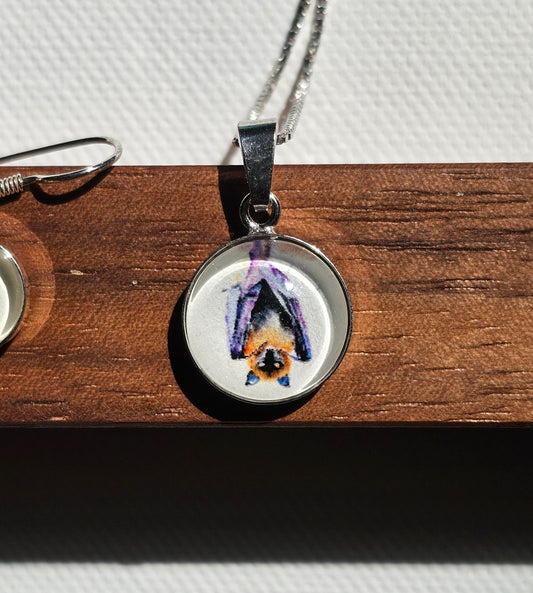Aquarell-Anhänger Flughund silber, watercolor art pendant "Upside Down", flying fox silver