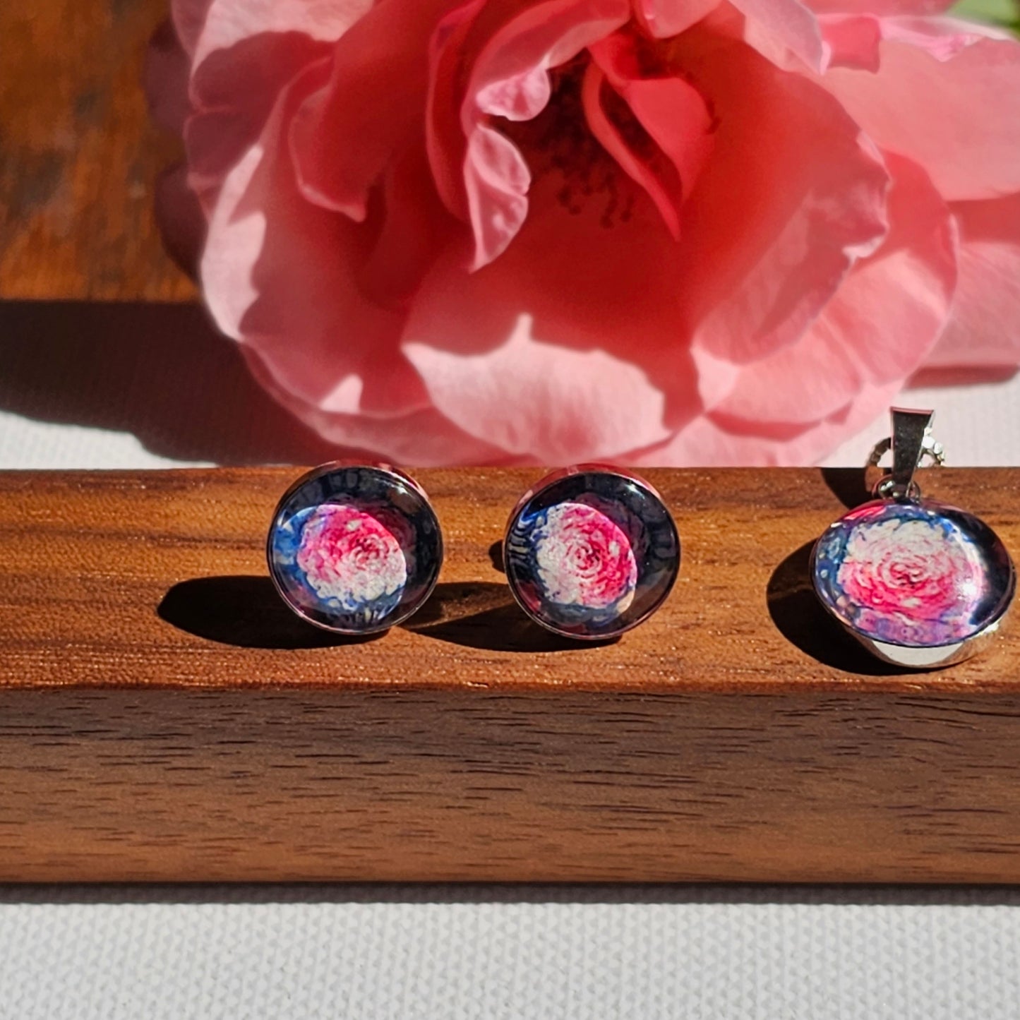 Aquarell-Ohrstecker - watercolor art earrings "Kiss from a Rose"